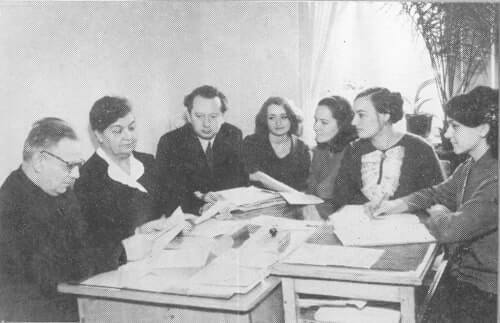 Засідання кафедри ОЕФ проводить М.М. Литвіненко (1970 р.)