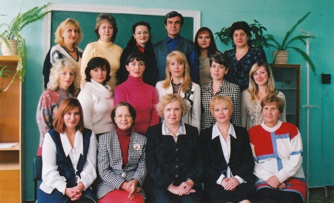 Колектив кафедри ОЕФ у 2004 році